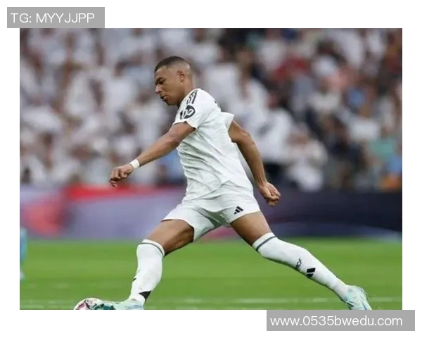 巴西足球传奇白人明星的辉煌历程与成就探秘